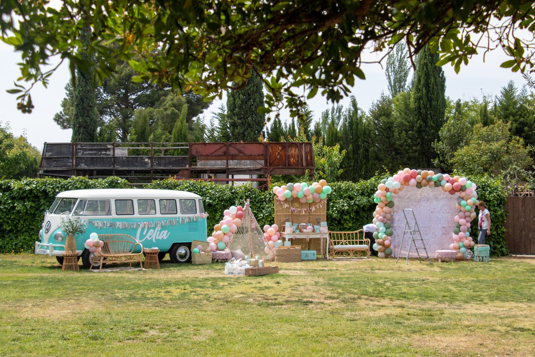 Celebración en el césped de la finca